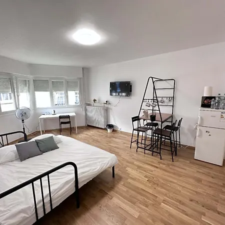 Mystery Base 홈스테이